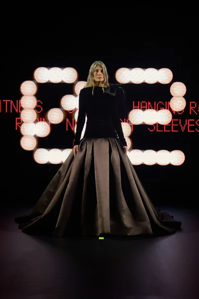 Look 2